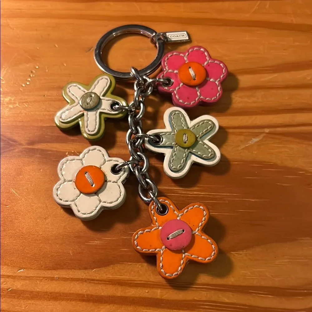 Vintage Coach Leather Flowers Key Fob - Picture 1 of 5